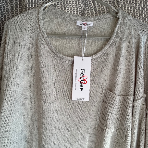 NWOT GeeGee Oversized Sweater with Pocket, Light Grey, Large - Picture 1 of 6